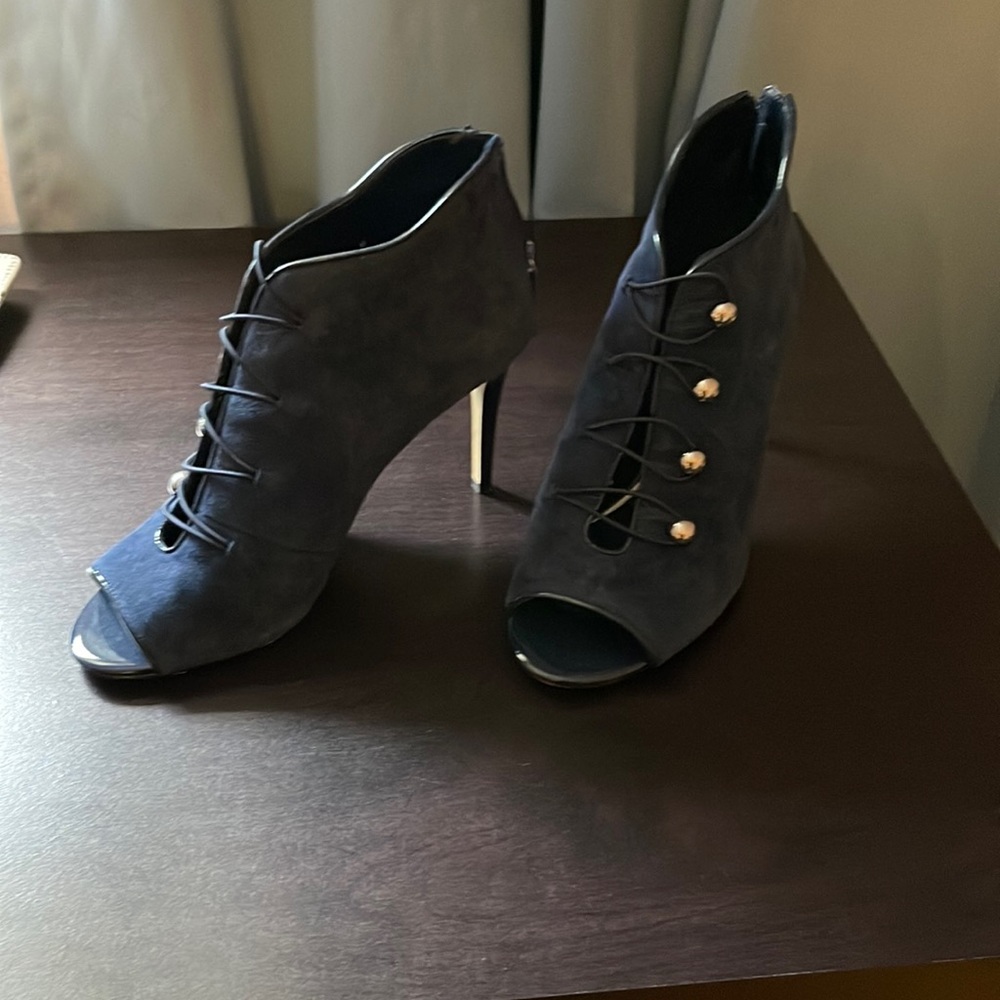 White House Black Market suede booties with patent leather heels size 9